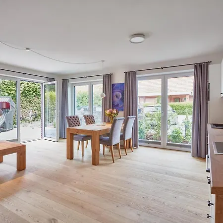 Apartmenthaus Emily By Poly *