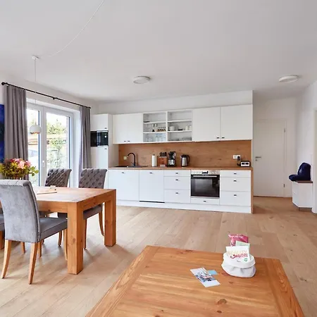 Lägenhet Apartmenthaus Emily By Poly Hohwacht